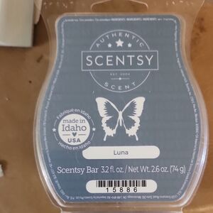 Scentsy Luna Wax Bar - Soft Blue